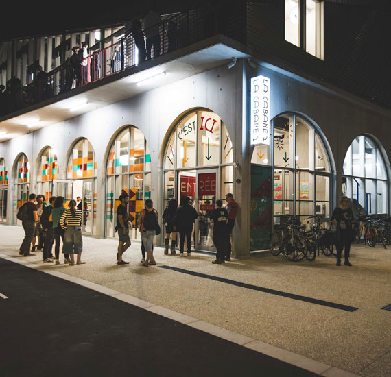LES HALLES DE LA CARTOUCHERIE